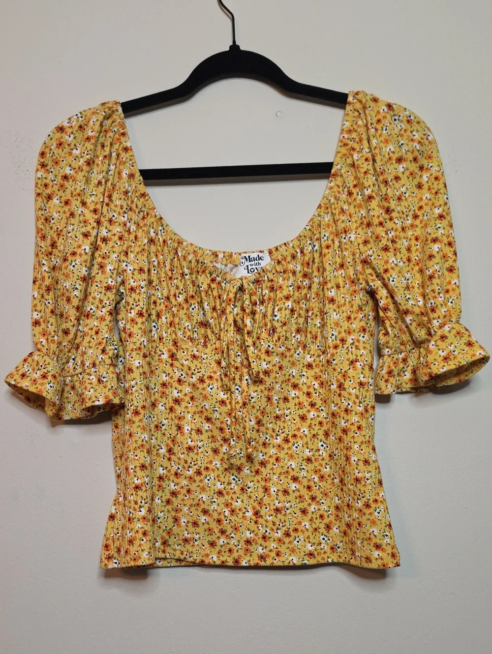 Made With Love Yellow Floral Gathered Sweetheart Neckline Puff Sleeve Crop Top - Picture 1 of 8